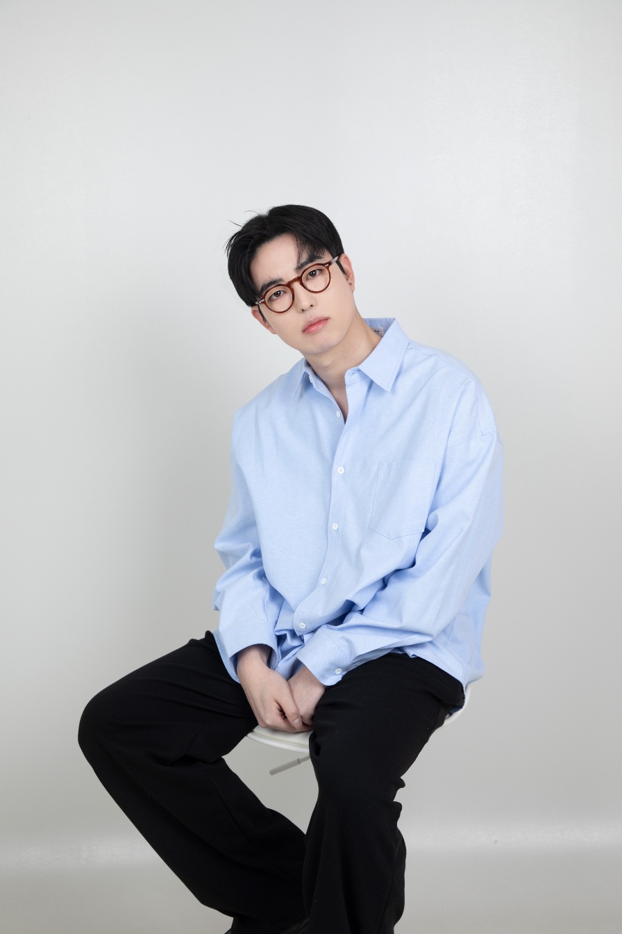 이상욱 · 대표 행정사